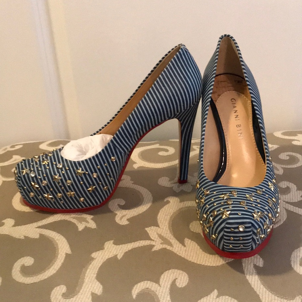 Rhinestone/Studded Gianni Bini heels NWOT
